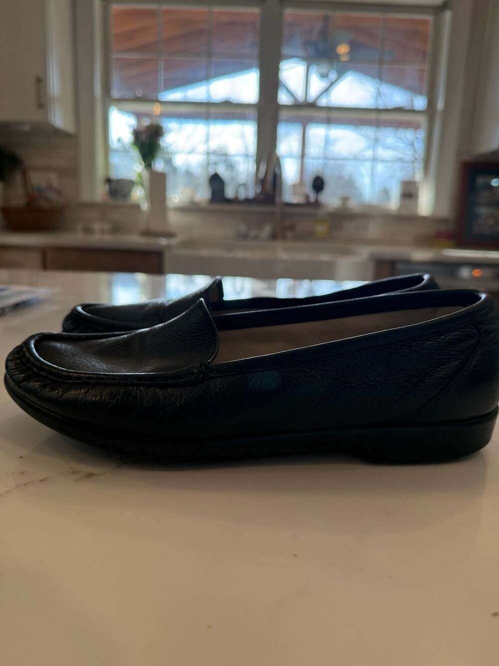 SAS Women's Simplify Black Leather Tripad Comfort Slip-On Loafers - Picture 3 of 5